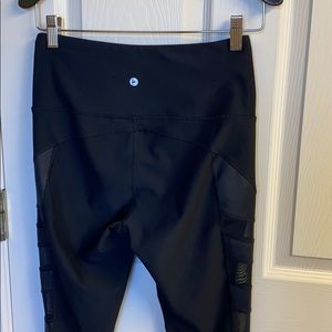 Sm Black Mesh textured side leggings